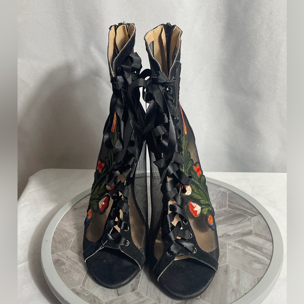 Chase + Chloe Rhode-1 Lace Up Mesh Embroidered Peep Toe Heels Black Size 8.5